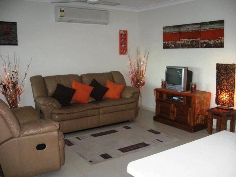 3 Buckinghamia Close, Redlynch QLD 4870