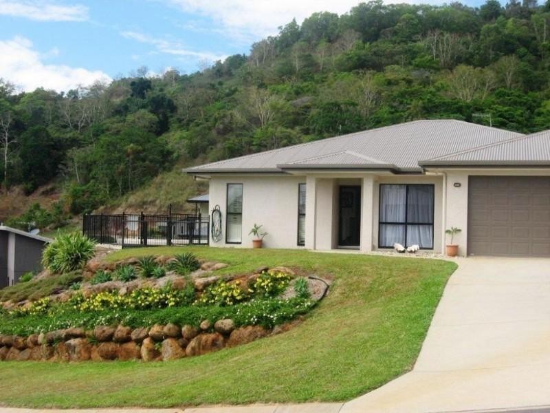 3 Buckinghamia Close, Redlynch QLD 4870