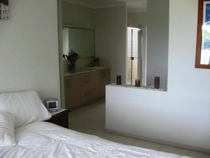 3 Buckinghamia Close, Redlynch QLD 4870