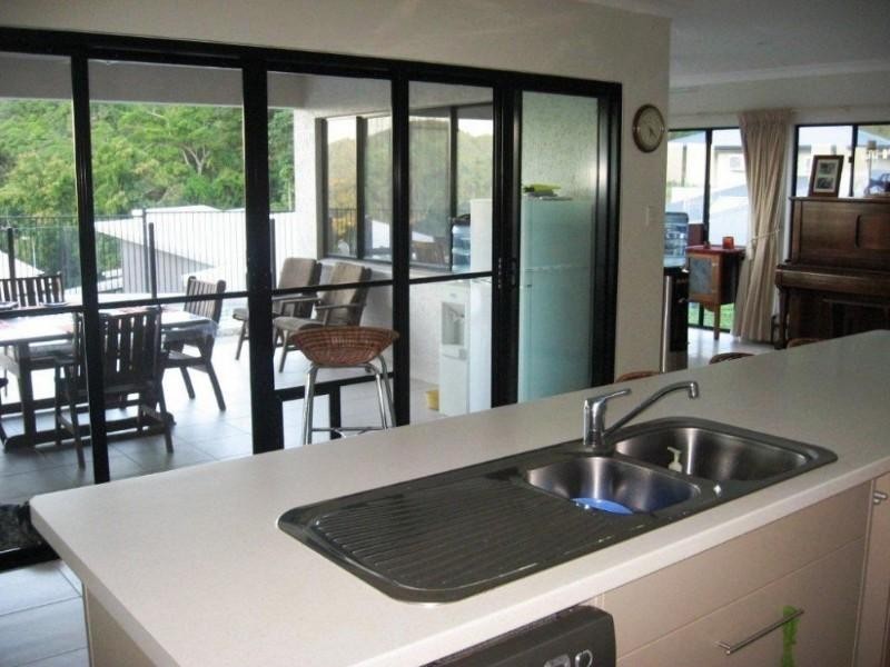 3 Buckinghamia Close, Redlynch QLD 4870