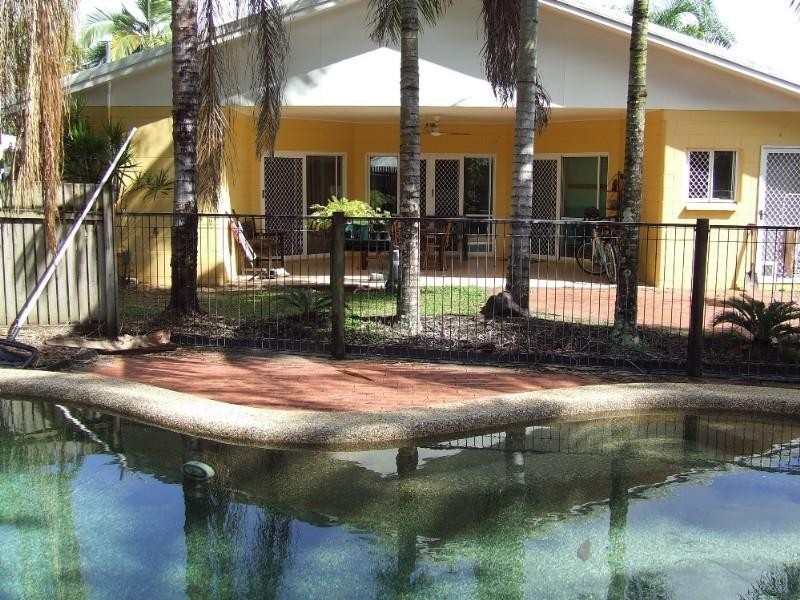 21 Michaelangelo Drive, Redlynch QLD 4870