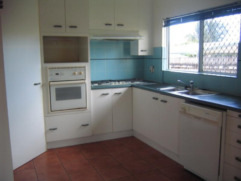 21 Michaelangelo Drive, Redlynch QLD 4870