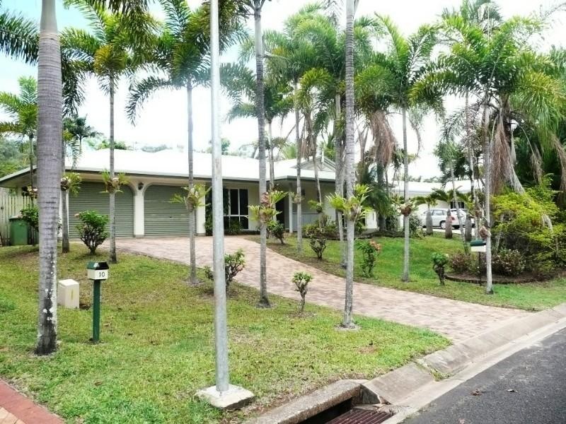 8 Kitava Street, Trinity Beach QLD 4879