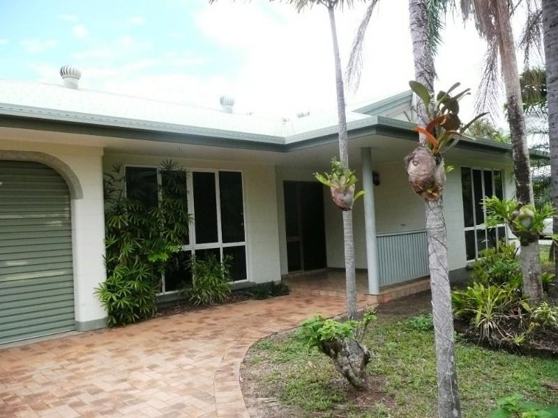 8 Kitava Street, Trinity Beach QLD 4879