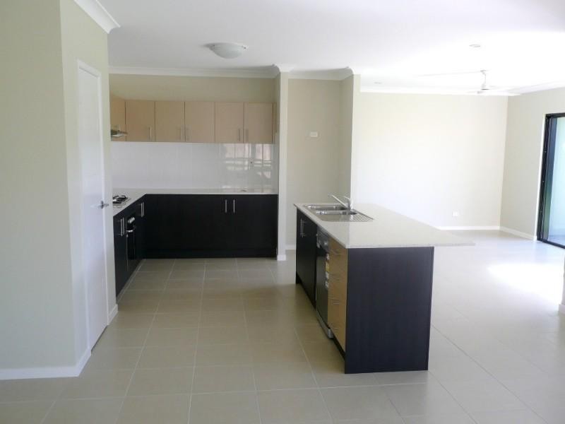 120 Roberts Drive, Trinity Beach QLD 4879