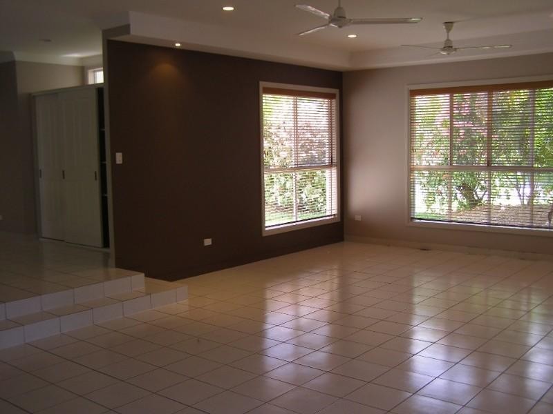 17 Ilse Close, Clifton Beach QLD 4879