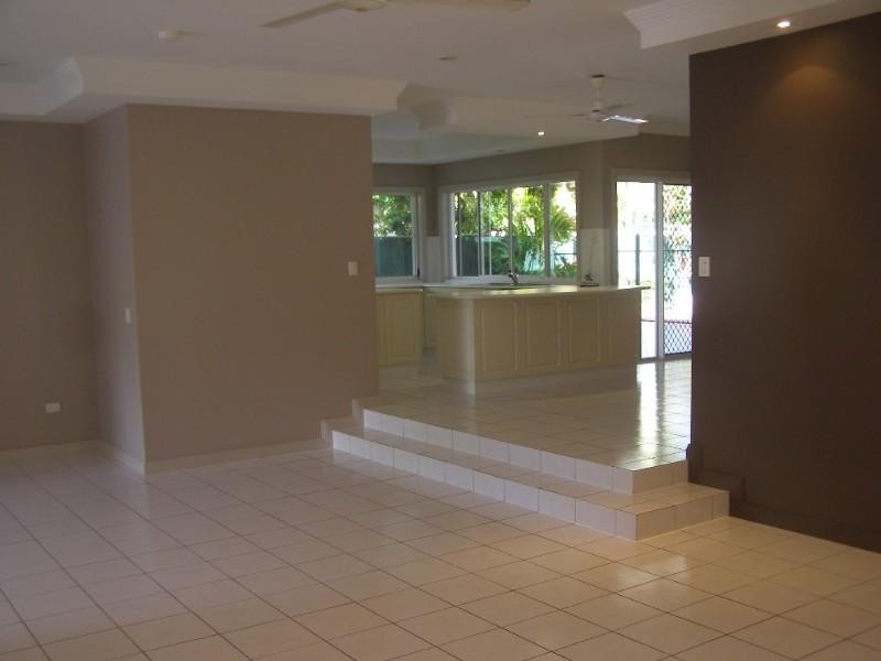 17 Ilse Close, Clifton Beach QLD 4879