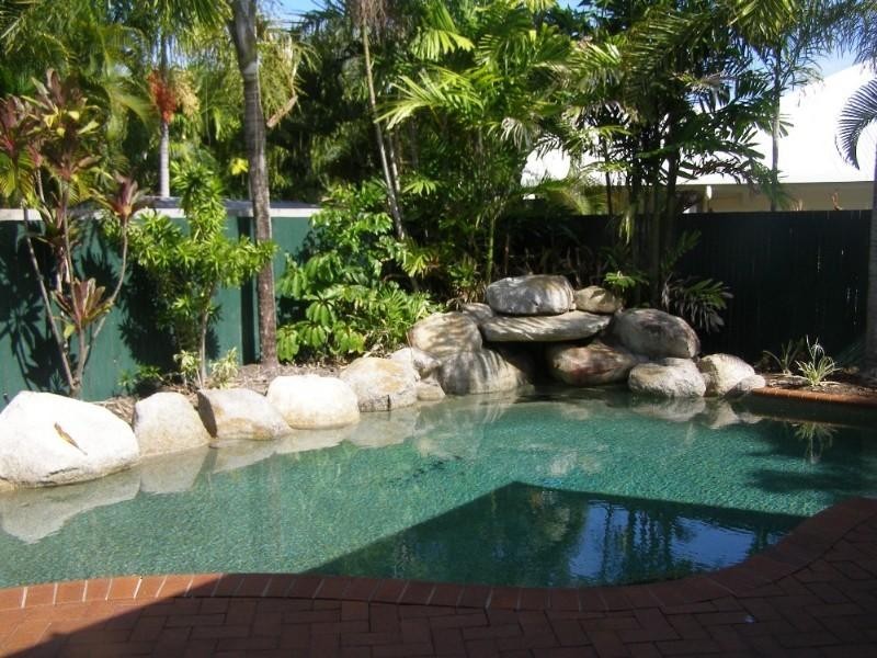 17 Ilse Close, Clifton Beach QLD 4879