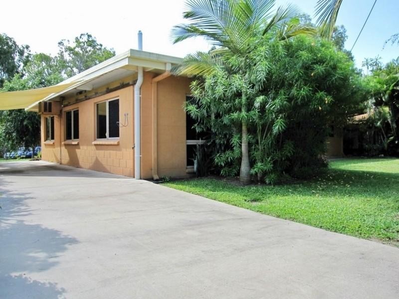 Machans Beach QLD 4878