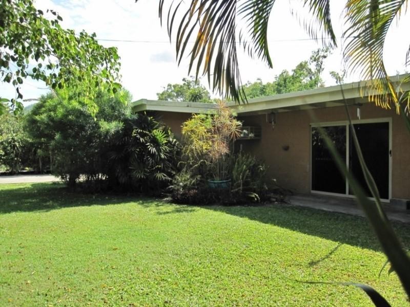 Machans Beach QLD 4878