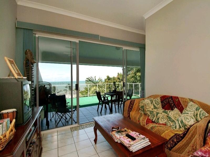 6/24 Moore Street, Trinity Beach QLD 4879