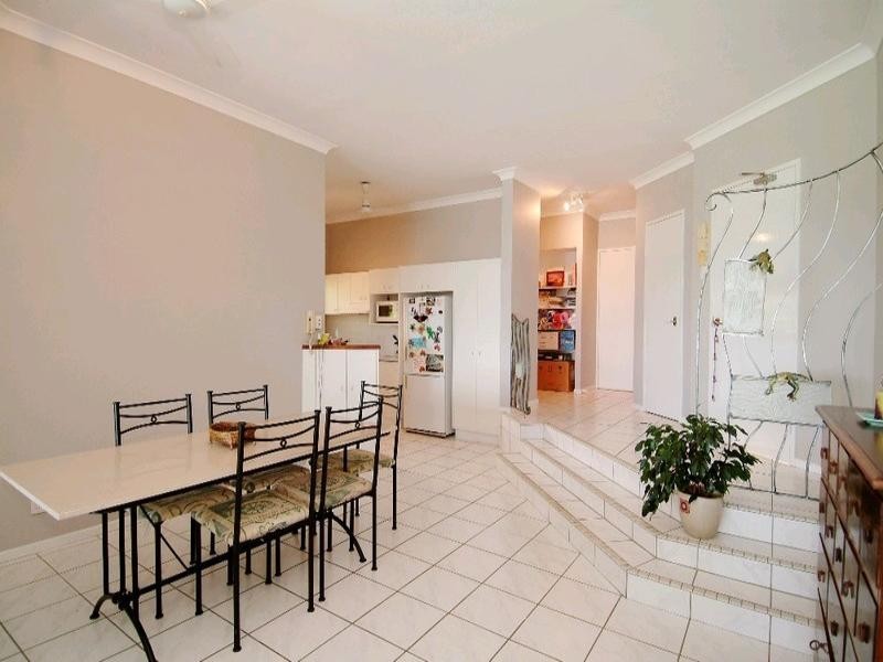 6/24 Moore Street, Trinity Beach QLD 4879