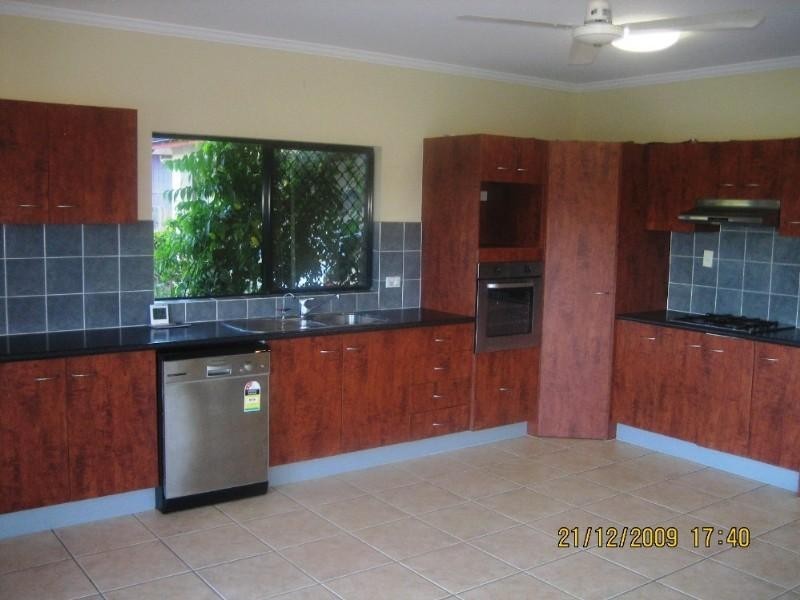 17 Pilosa Street, Redlynch QLD 4870