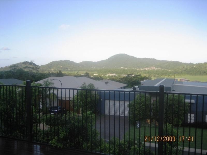 17 Pilosa Street, Redlynch QLD 4870