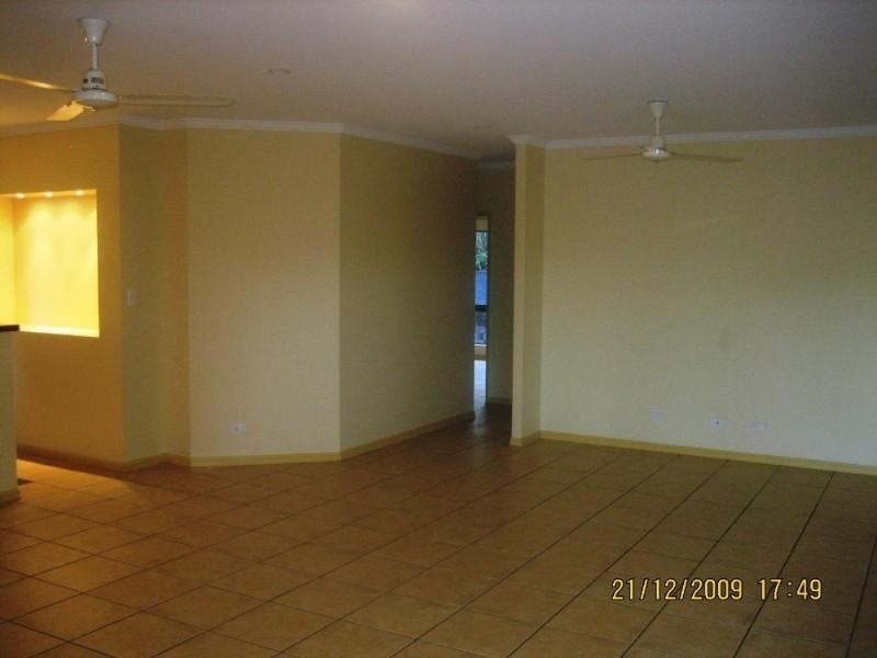 17 Pilosa Street, Redlynch QLD 4870