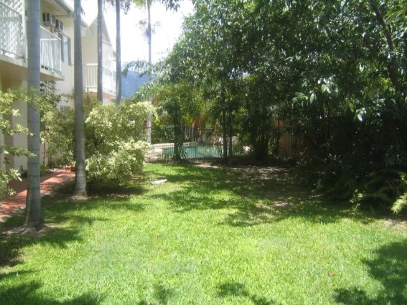 2/97 Moore Street, Trinity Beach QLD 4879