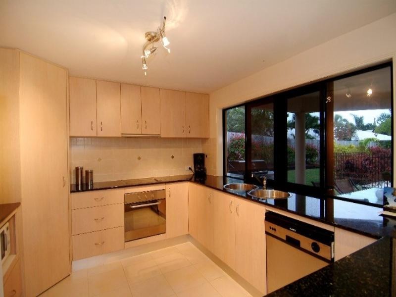 Clifton Beach QLD 4879