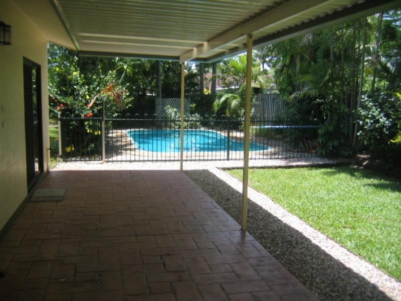 14 Corinda Close, Trinity Beach QLD 4879