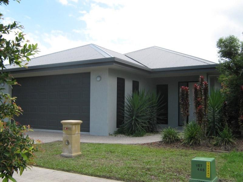 8B Vetiver Street, Trinity Park QLD 4879