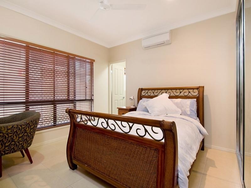 17 Zebrina Street, Redlynch QLD 4870