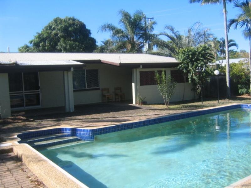 2 Kavieng Street, Trinity Beach QLD 4879