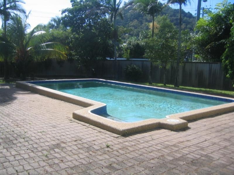 2 Kavieng Street, Trinity Beach QLD 4879