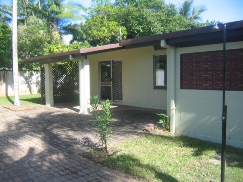 2 Kavieng Street, Trinity Beach QLD 4879