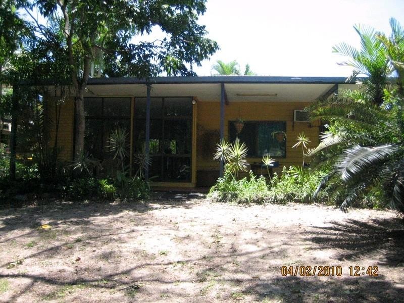 26 Poinsettia Street, Holloways Beach QLD 4878