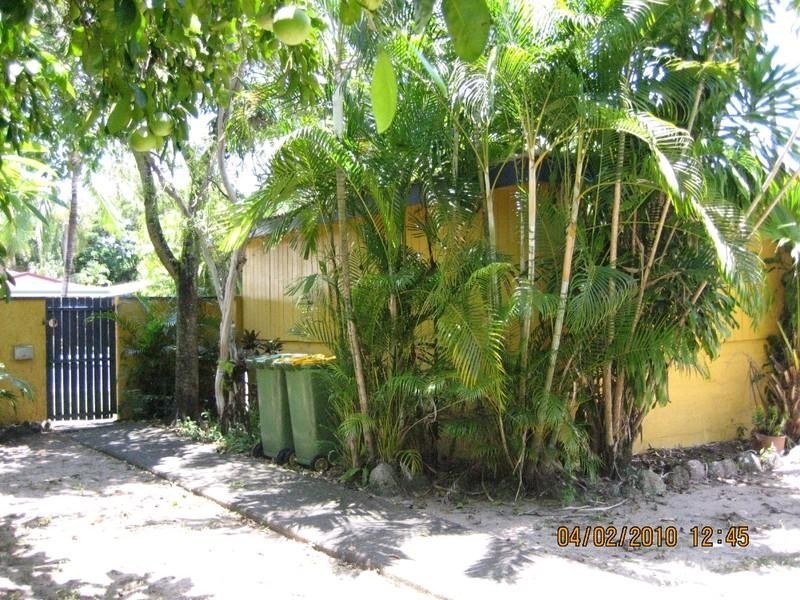 26 Poinsettia Street, Holloways Beach QLD 4878