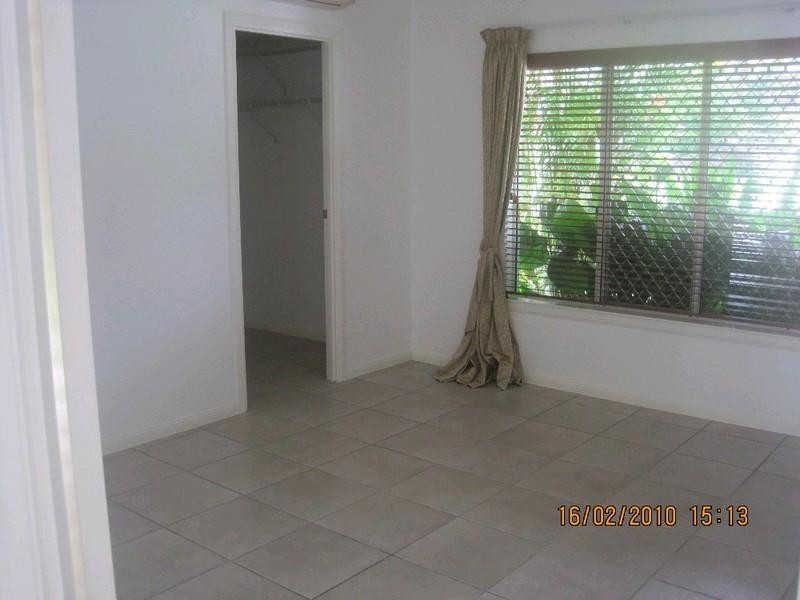 13 Macarthur Close, Palm Cove QLD 4879