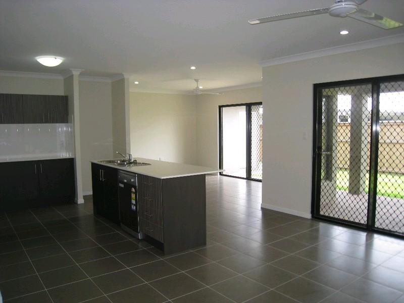 1 Propeller Court, Trinity Park QLD 4879