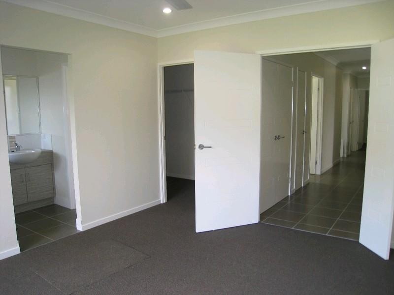 1 Propeller Court, Trinity Park QLD 4879