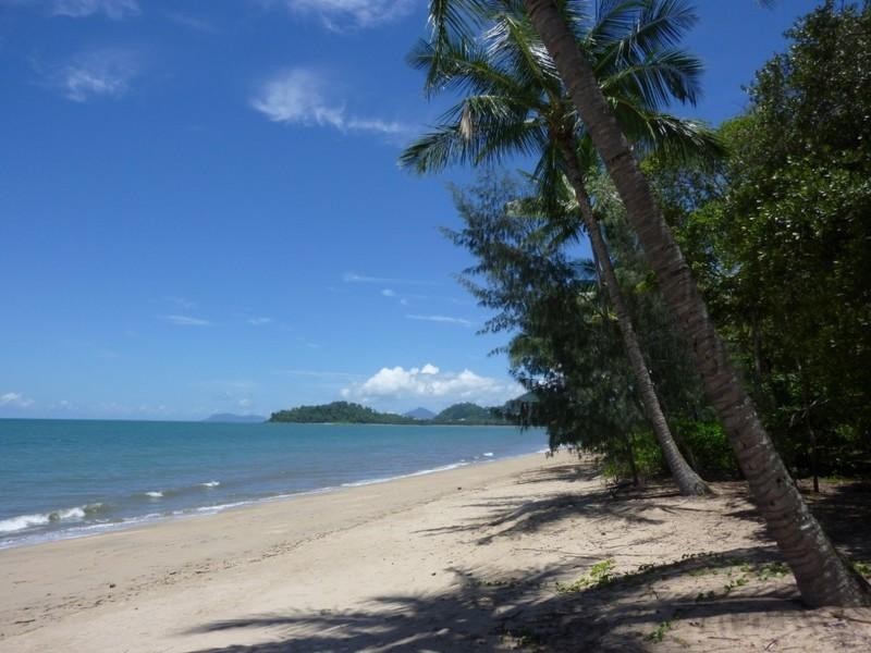 Clifton Beach QLD 4879