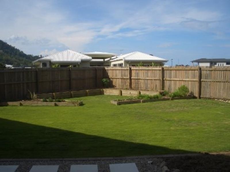 8 Ice Fire Quay, Trinity Park QLD 4879