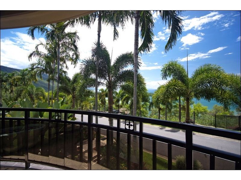 5/13 Colonel Cummings Drive, Palm Cove QLD 4879