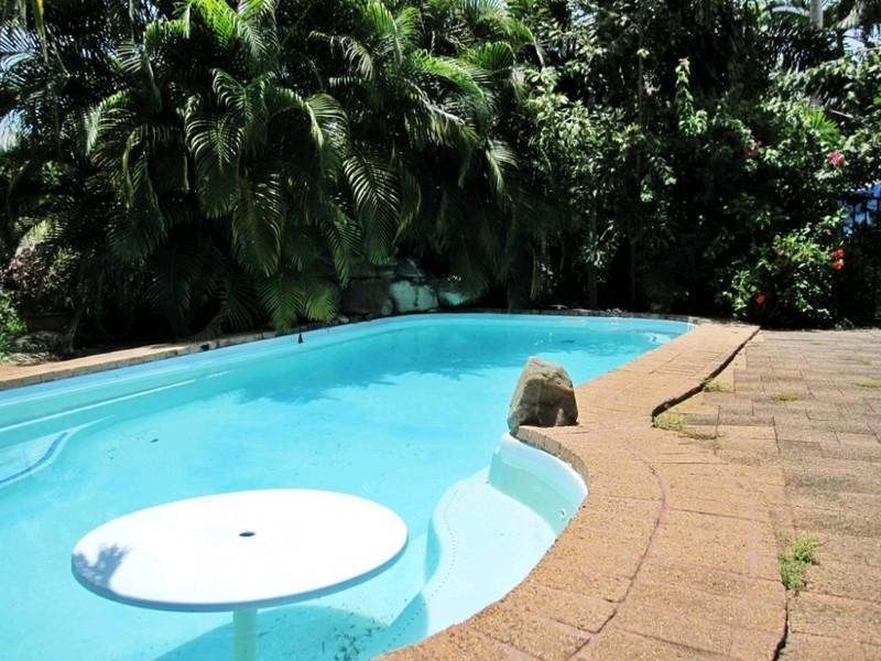 Holloways Beach QLD 4878