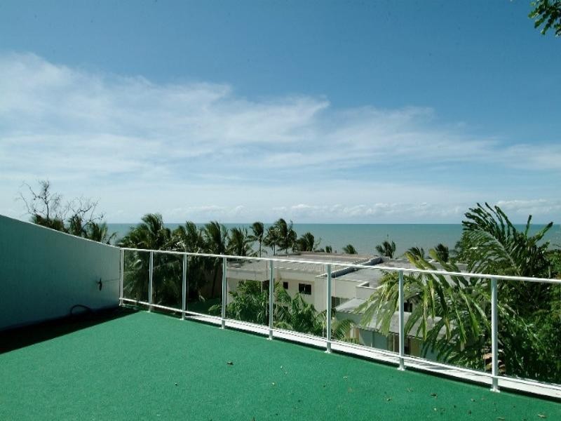 6/24 Moore Street, Trinity Beach QLD 4879