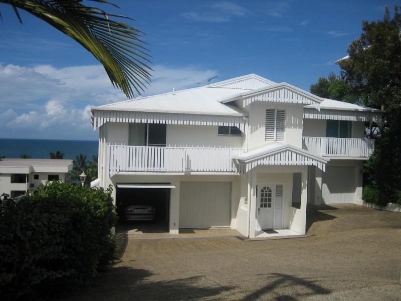 6/24 Moore Street, Trinity Beach QLD 4879