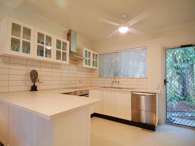 2/67 Moore Street, Trinity Beach QLD 4879