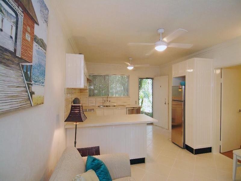 2/67 Moore Street, Trinity Beach QLD 4879