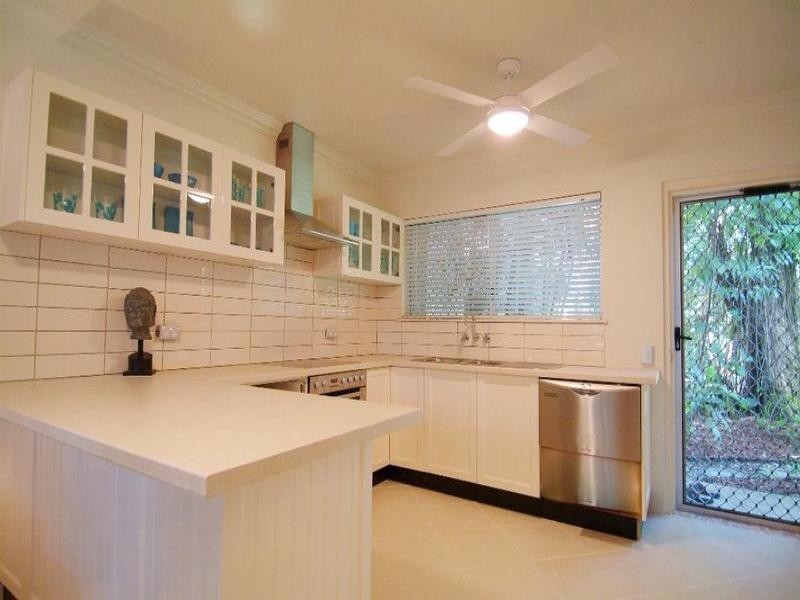 2/67 Moore Street, Trinity Beach QLD 4879