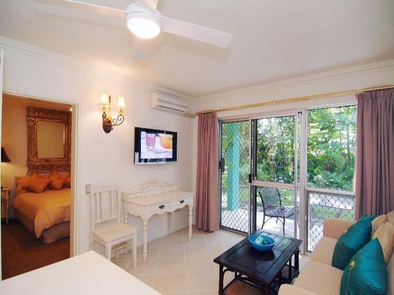 2/67 Moore Street, Trinity Beach QLD 4879