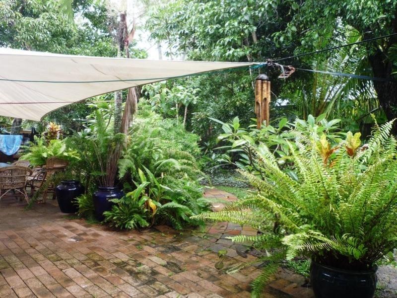 Holloways Beach QLD 4878