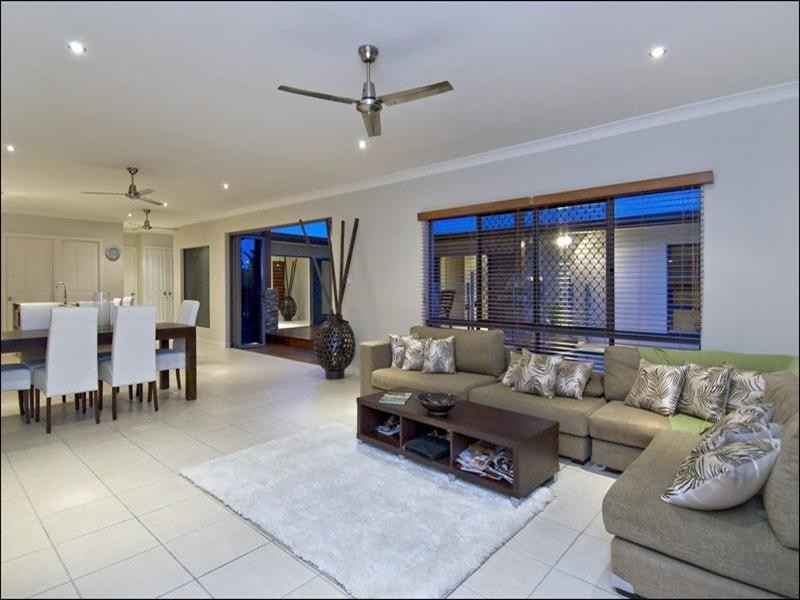 46 Savannah Street, Palm Cove QLD 4879