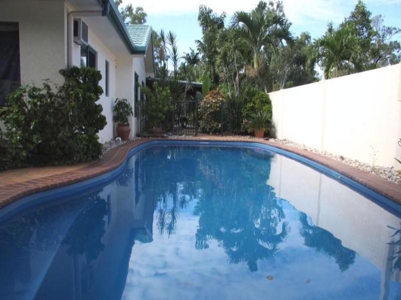 Clifton Beach QLD 4879