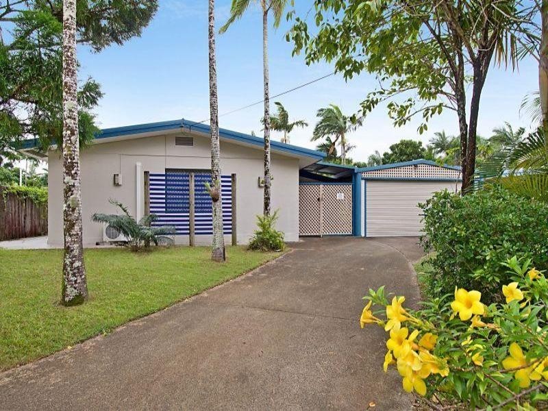 Holloways Beach QLD 4878