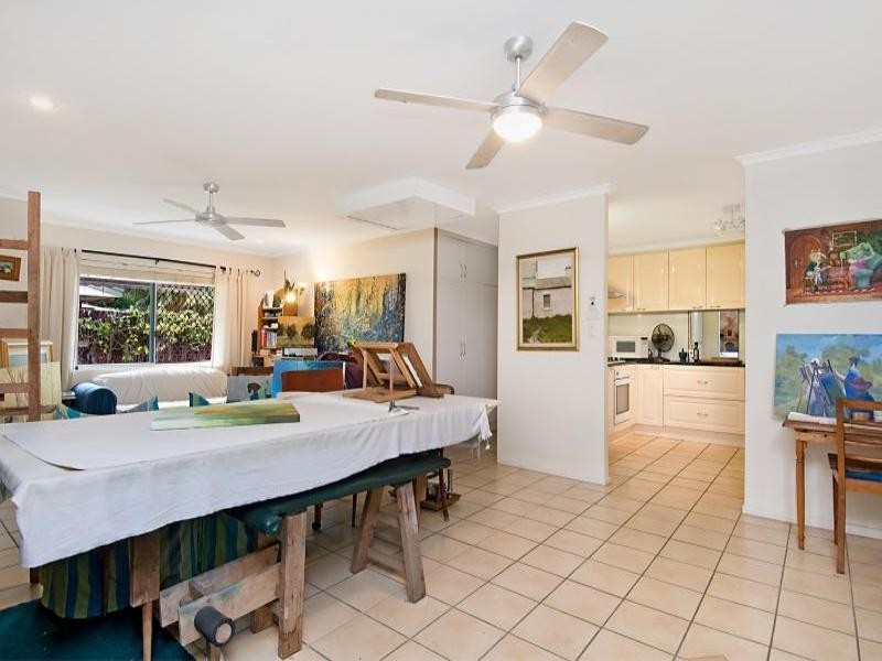 Holloways Beach QLD 4878