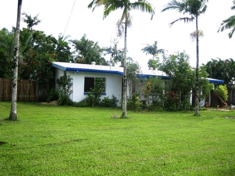 4 Bulolo Close, Trinity Beach QLD 4879