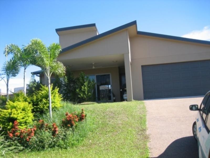 124 Roberts Drive, Trinity Beach QLD 4879