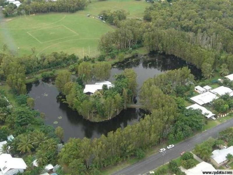 Holloways Beach QLD 4878